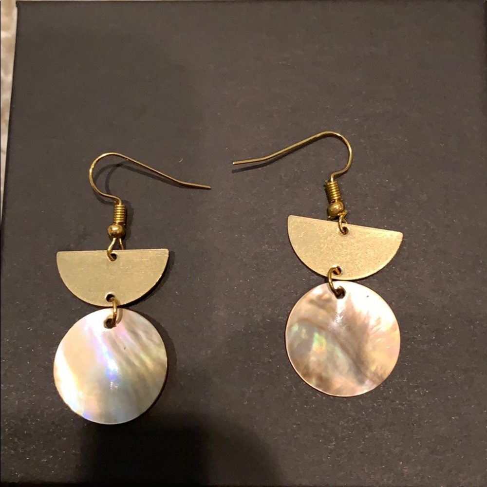 Gold plated and Natural Shell Earrings - Picture 2 of 2
